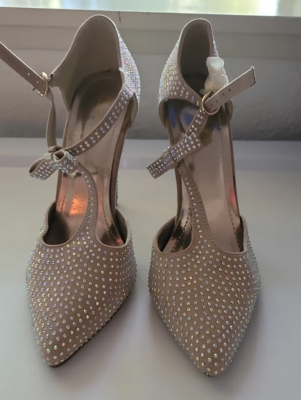 Crystal-Embellished Pointed T-Strap Heels in Nude Size 8.5 Eu39 New